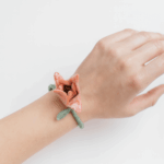 brazalete decorativo de fieltro